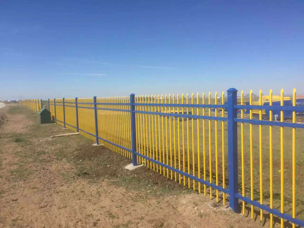 三橫欄鋅鋼護(hù)欄 三橫欄鋅鋼護(hù)欄