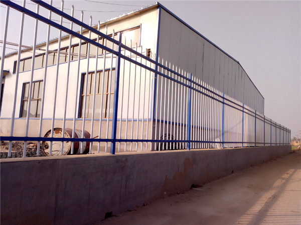 三橫欄鋅鋼護(hù)欄 三橫欄鋅鋼護(hù)欄